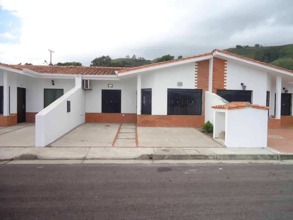 se vende linda casa en el llanito via capacho