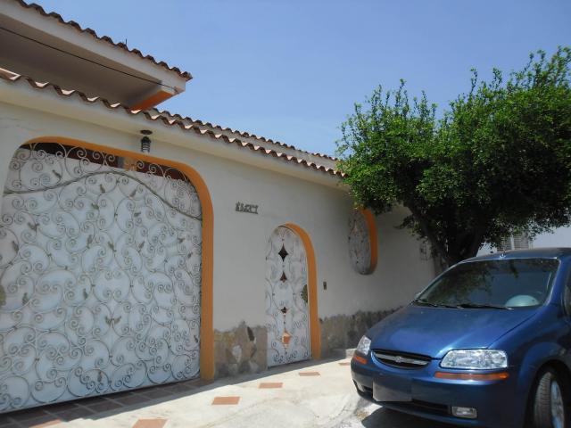 Martluni Rodríguez vende Casa en La Esmeralda, San Diego MLS163345