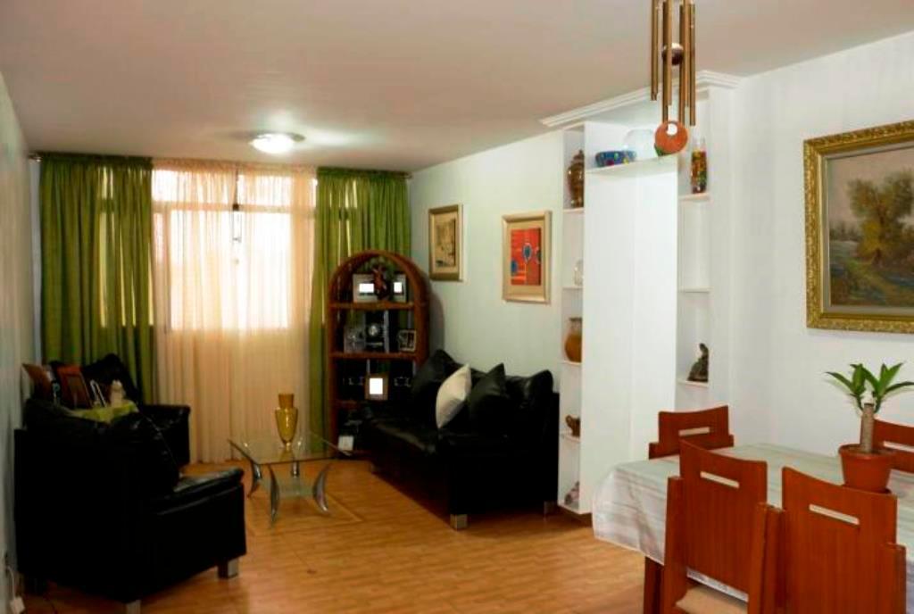 EN VENTA HERMOSO APARTAMENTO EN CASCO CENTRAL /