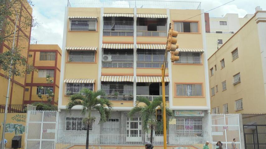Apartamento en Las Acacias RH 166703