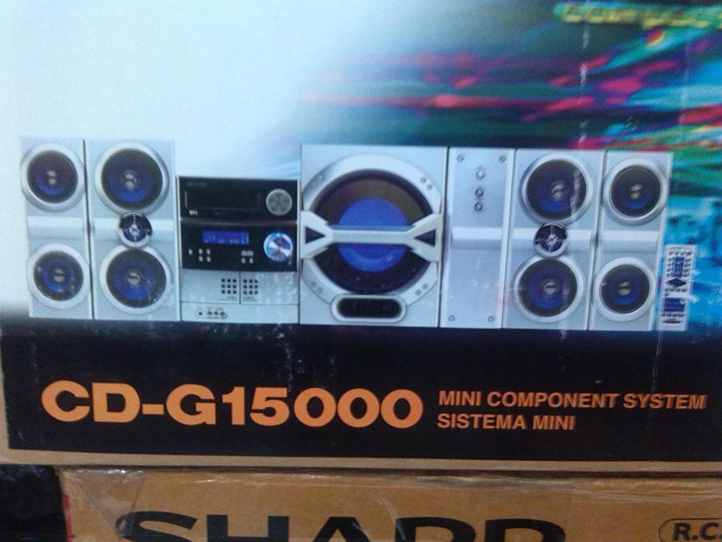 Equipo de Sonido Marca SHARP 850 Watts como nuevo
