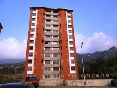 Se vende moderno apartamento en Residencias Serrania