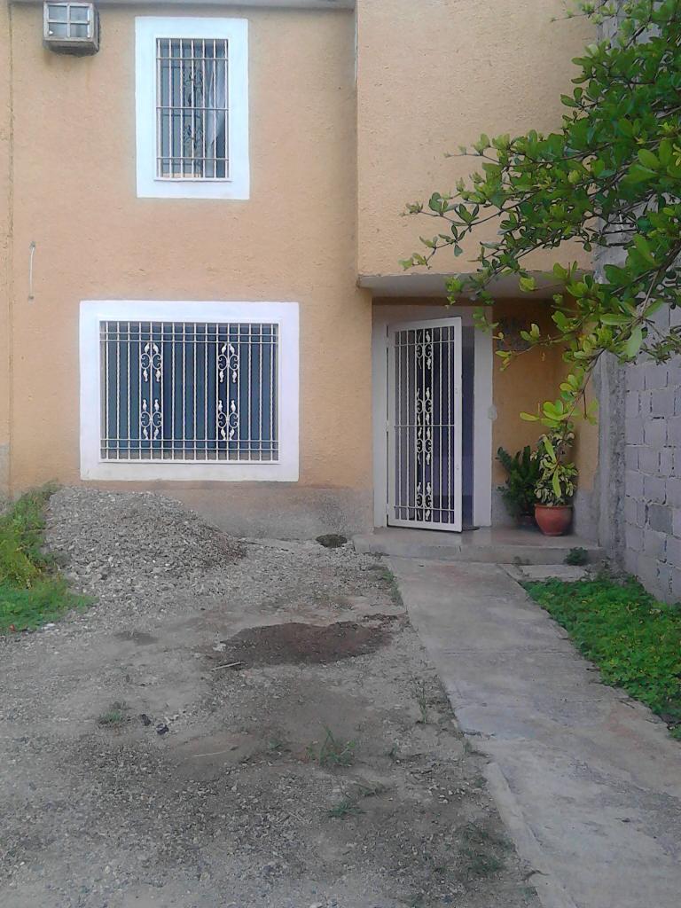 Se vende Ton house Villa Falcón