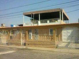 Vendo casa en Urb Fundacion Mendoza