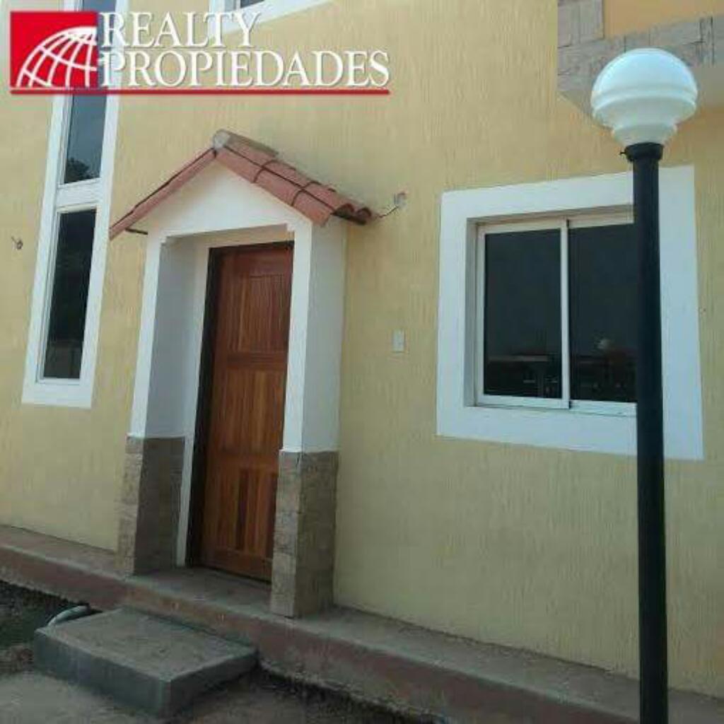 Se Vende Amplio TonwHouse Puerto Estrella