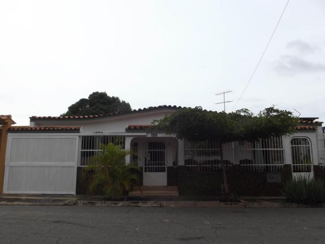 CASA EN VENTA EN LA ESMERALDA. SAN DIEGO