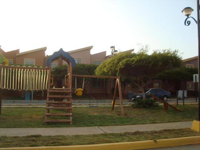 Venta Townhouse en zona norte, Villa Araya, mls 153472