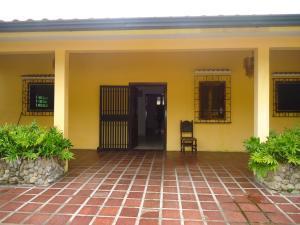 Venta De Casa En La Entrada, Naguanagua