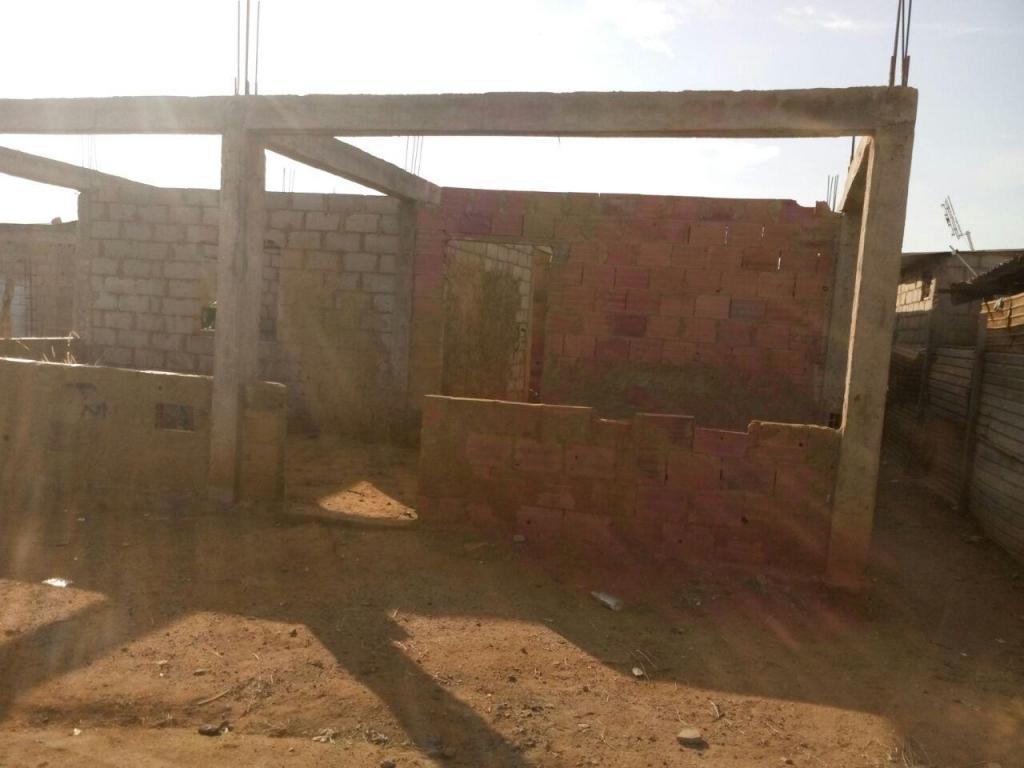 VENDO CASA EN CONSTRUCCIÓN BIEN UBICADA