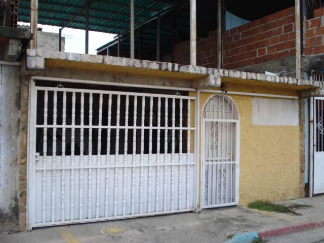 casa en venta en barrio 13 de enero