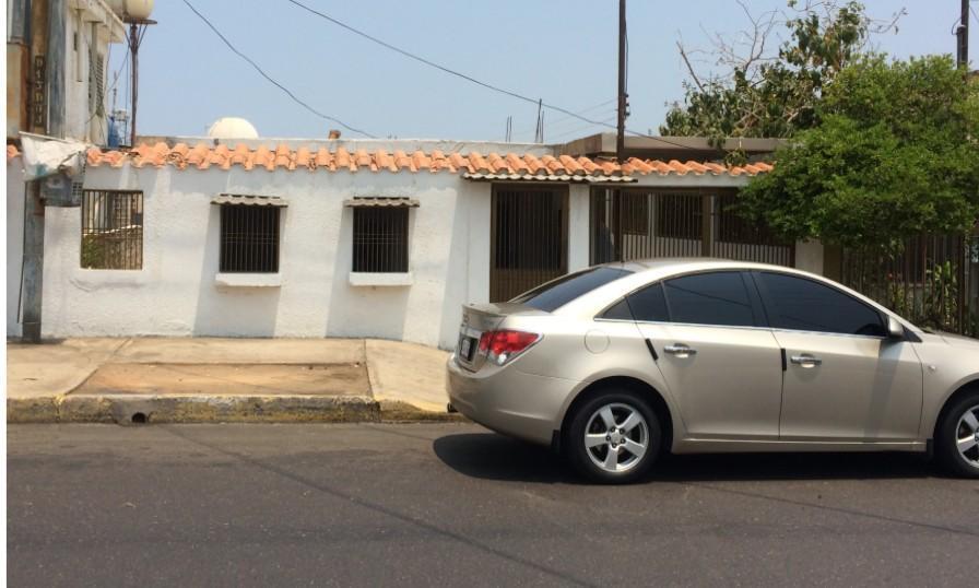 Casa en plena Avenida N del Sector 18 de Octubre Bajó de precio!