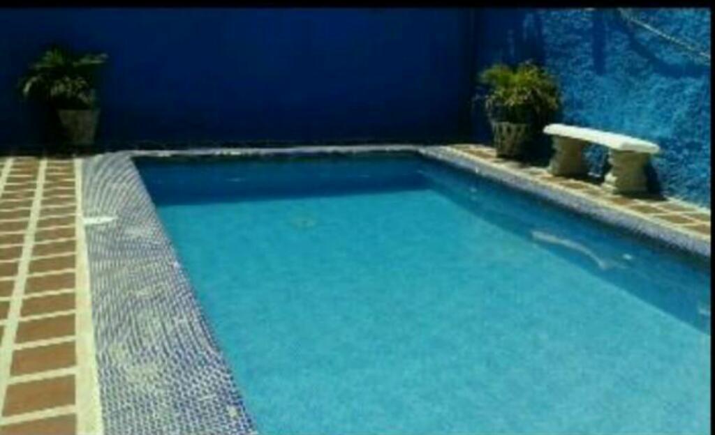 Alquilo casa Doña Rosa con piscina en ocumare de la costa 4 calles de la playa