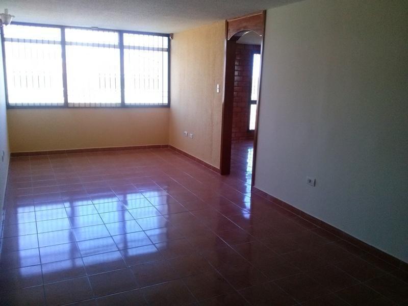 BAC HOUSE C.A VENDE RES ALTO GUAICA 2HAB