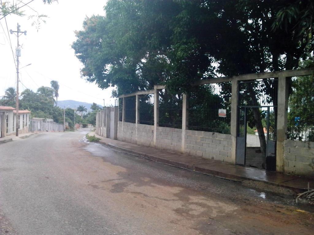 Colinas del Manzano Av. Araguaney Sector Enelbar