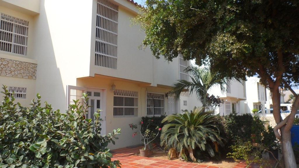 VENTA TOWNHOUSE SECTOR MILAGRO NORTE MLS 162573