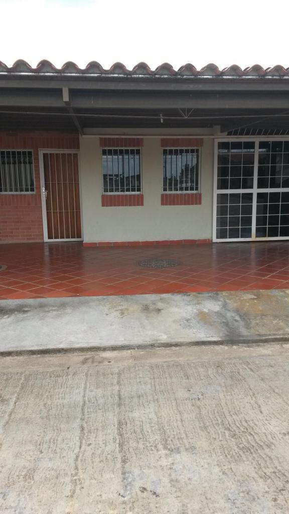 Venta de Casa en Agua Marina Lista para habitar Sector Tipuro
