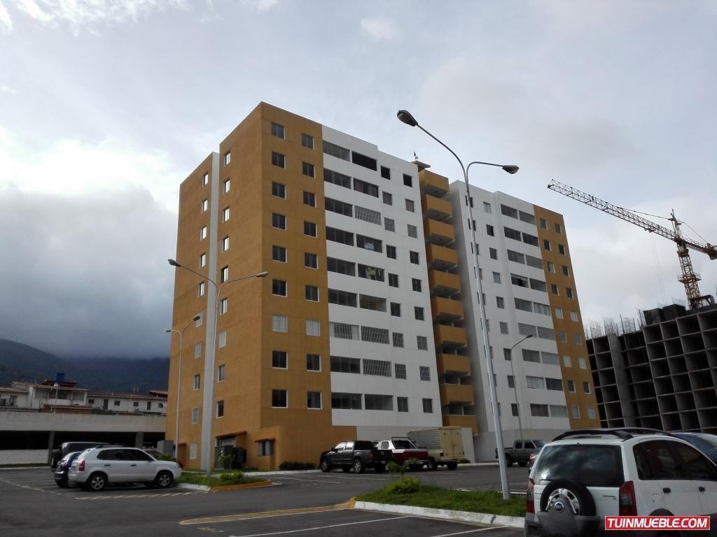 Apartamento en Residencias Vista Real, Sector Pueblo Nuevo