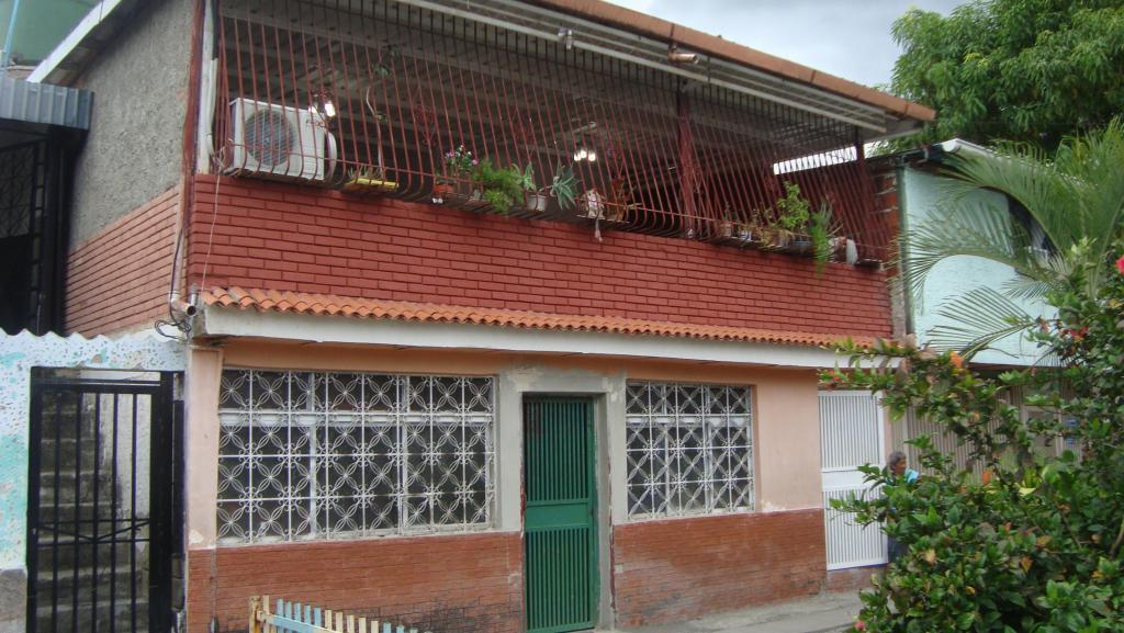 Vendo casa en trapichito Guarenas