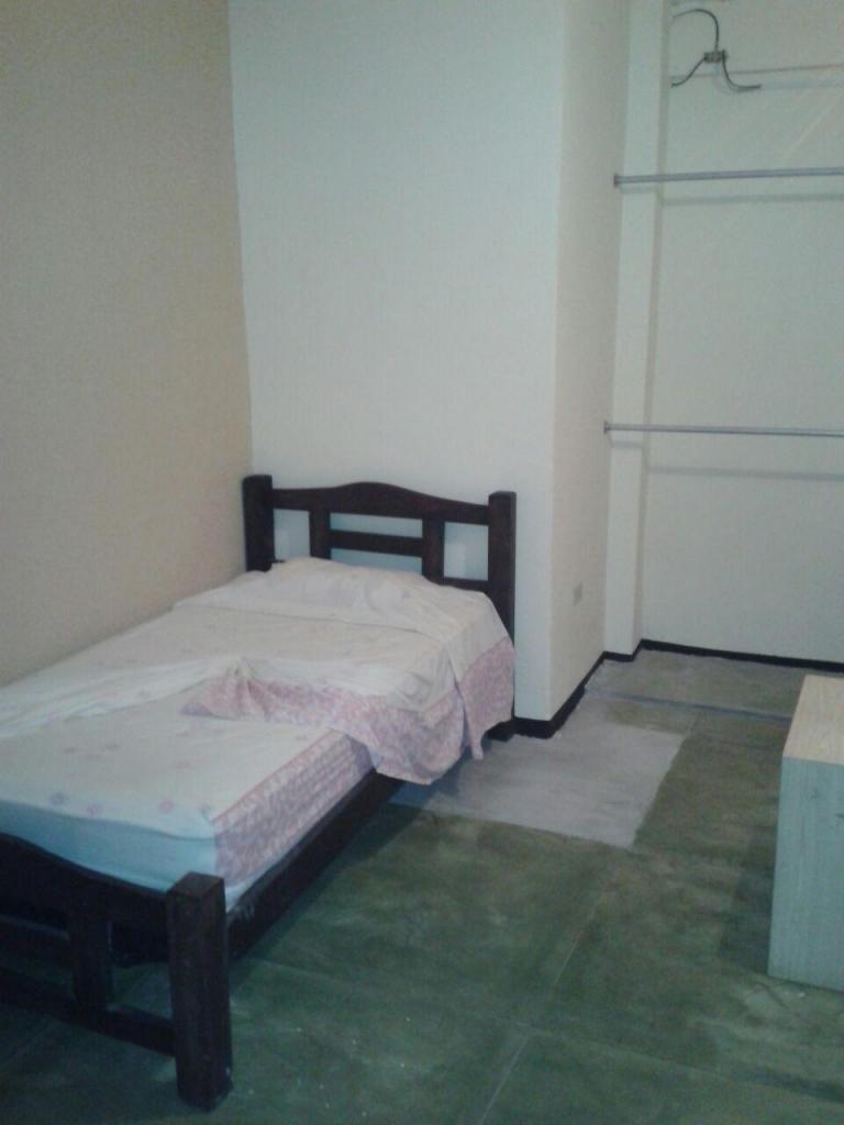 Alquilo habitación para estudiante ubicada en la Castra