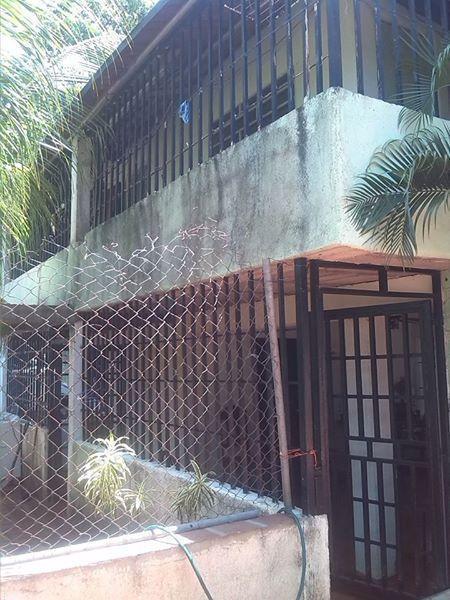 Casa con piscina, arboles frutales, en Tacarigua de Mamporal, Edo Miranda