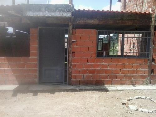 VENDO O CAMBIO TOWN HOUSE EN CONSTRUCCION. URB. VISTA HERMOSA LOS TEQUES