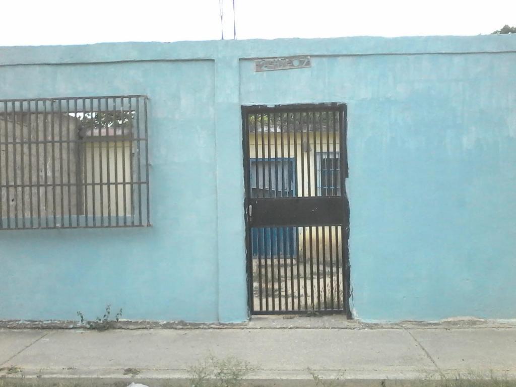 VENDO CASA BARRIO BOLÍVAR. ALQUILO CON OPCIÓN COMPRA