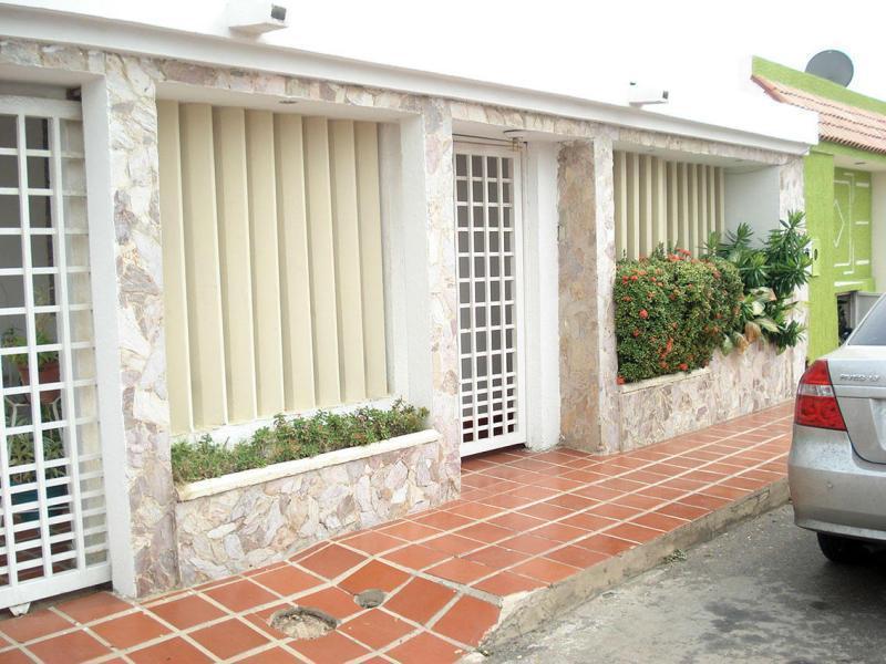 TOWNHOUSE EN VENTA EN MARANORTE  MLS 16 9417