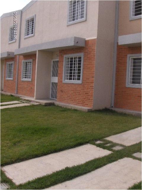 PREVENTA DE TOWNHOUSE CALICANTO , aceptamos crédito al protocolizar