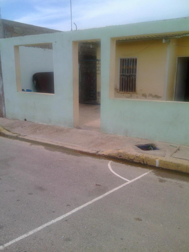 Vendo casa en urb villas de san Antonio sur iinfo al 04168959602