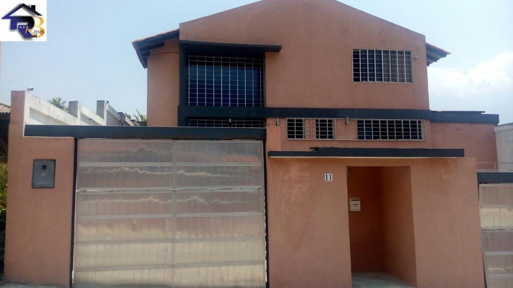 Rafabienes Vende Casa en La Pedregosa Los Cortijos