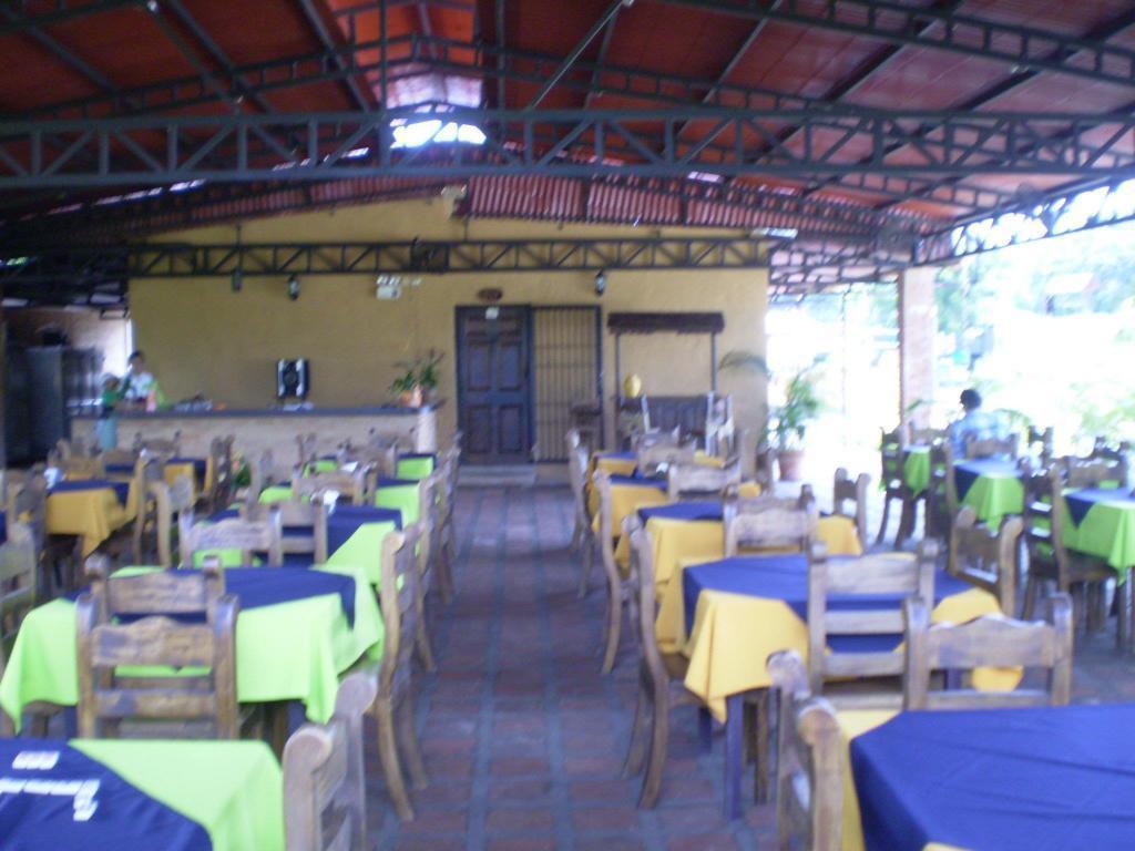 Restaurante Villangel Sector La Caramuca. Troncal 5, vía San Cristobal
