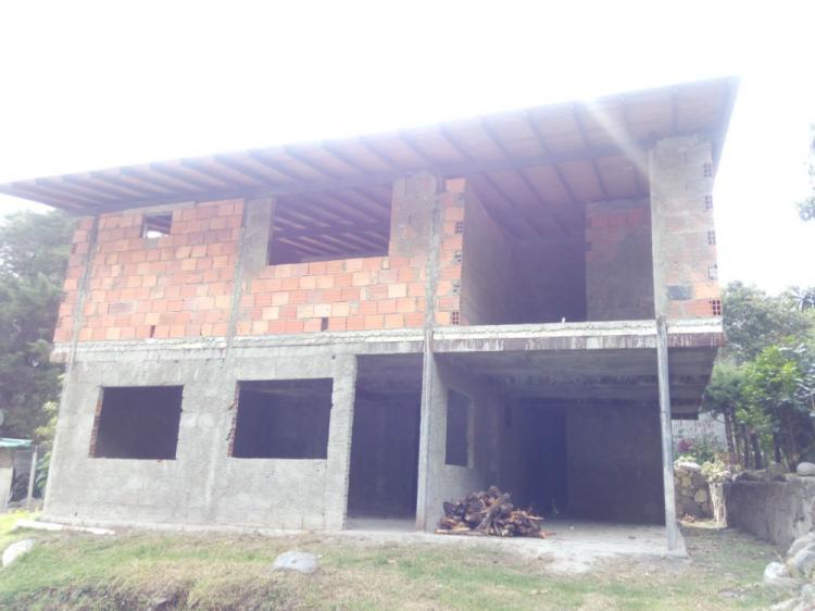 Rafabienes vende casa en gris en el Valle sector las cuadras parte