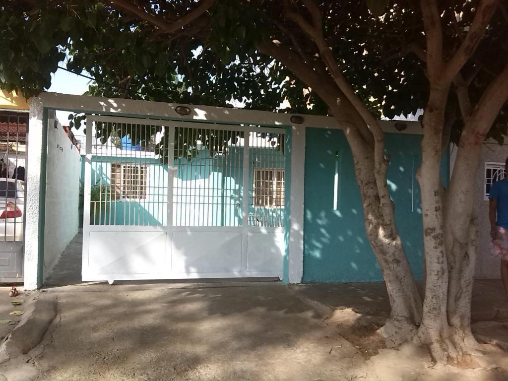 Vendo bonita y cómoda casa en la zona sur Urb El Caujaro