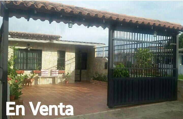 VENDO CASA EN TUCAPE PARTE ALTA