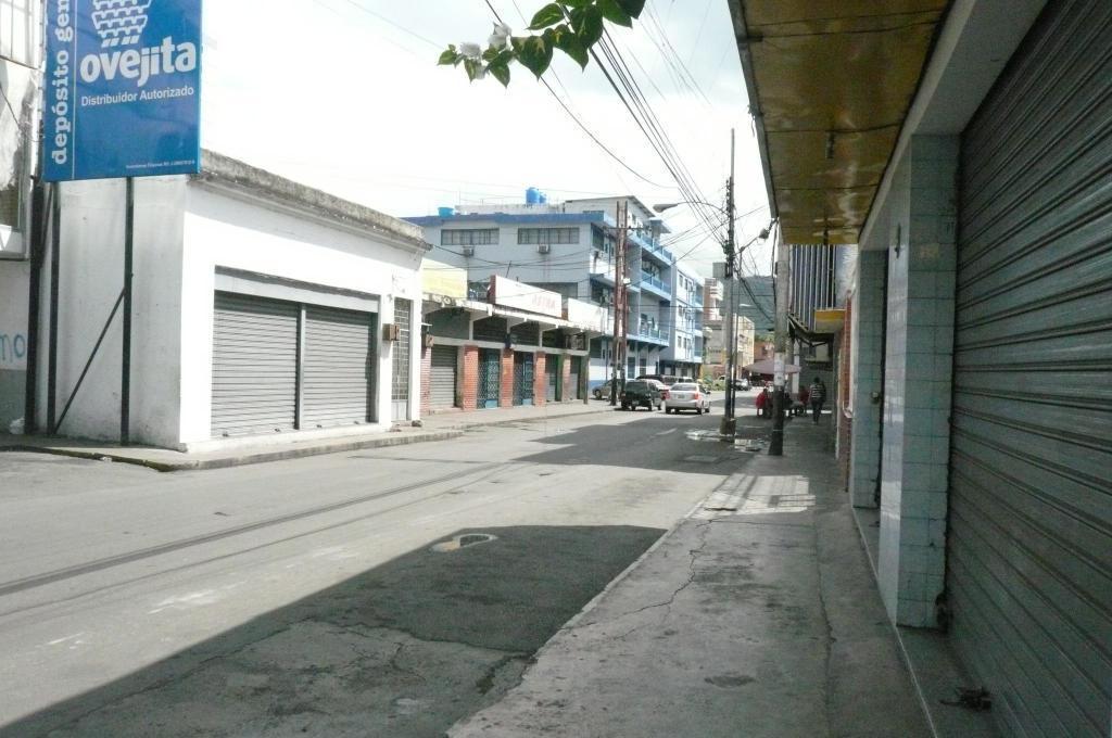 APARTAMENTO Av. Bolívar Calle Vargas Norte bien ubicado, Buena Distribución