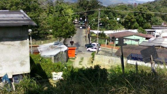 terreno a 100 metros de la upel exelente ubicacion sector el pinar y los limones , acepto vehiculo