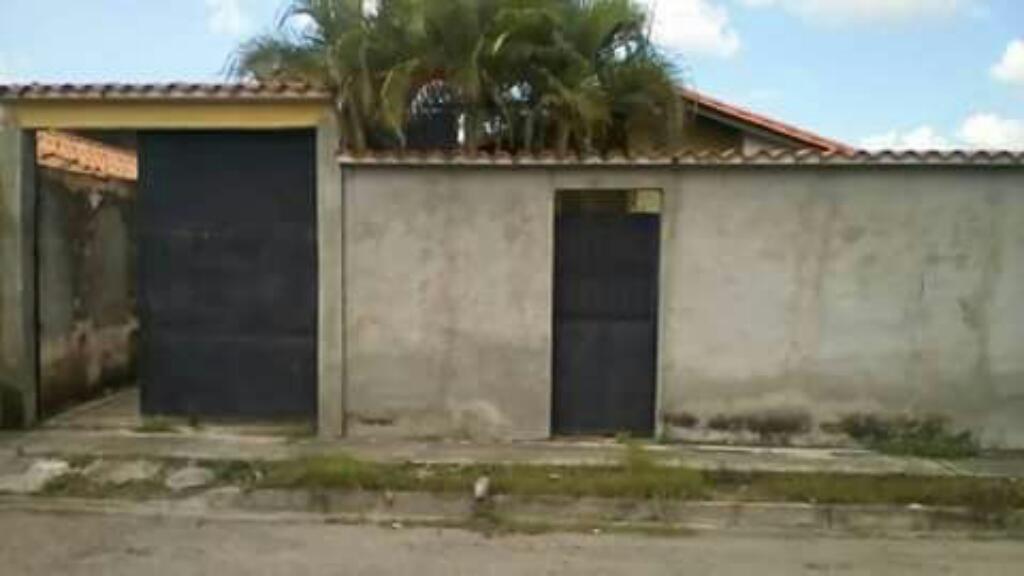 Se vende casa en los lirios