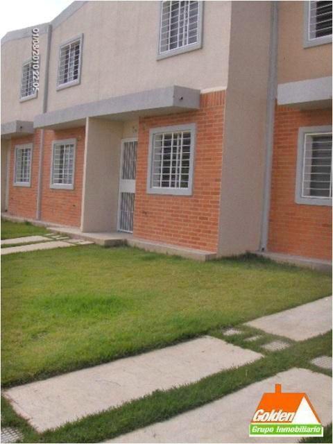 PREVENTA DE TOWNHOUSE CALICANTO , aceptamos crédito al protocolizar