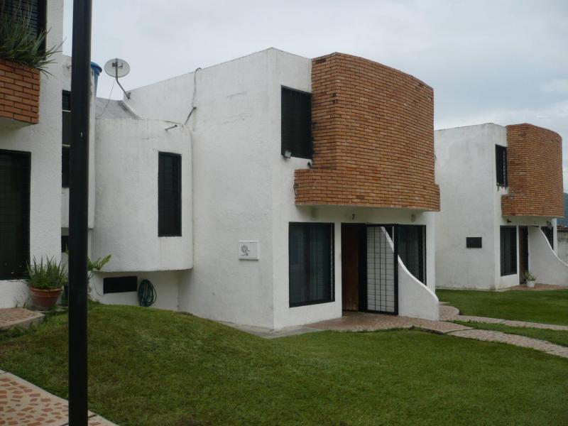 Venta Townhouse La Esmeralda  Edo.  Codflex1612802 ihd