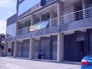 Se Vende Local Comercial a Estrenar en Los Nisperos,  Edo