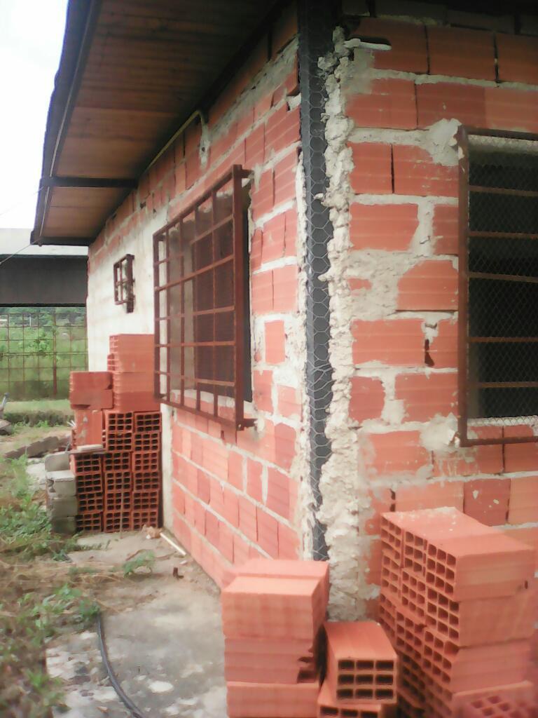 Casa a Terminar con Terreno Amplio