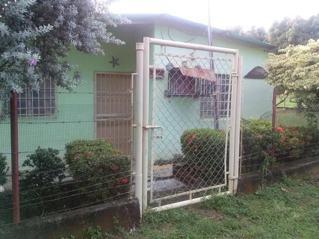 VENDO CASITA DE CAMPO EN / LAYA, TIENE DOS PISCINA APROVECHE