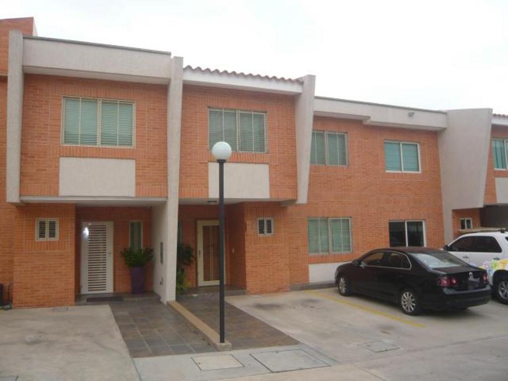 en venta lindo townhouse en  mañongo precio actualizado