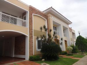 Townhouse En Venta En La Paragua