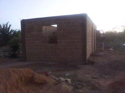 se vende construccion. A tiro de techo. Info. 04143845902