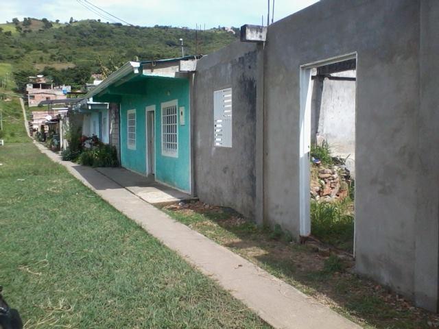 vendo o cambio casa en construccion en el mirador