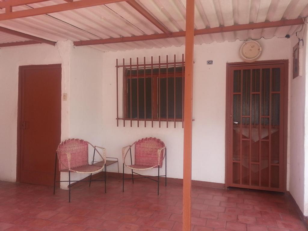 VENDO ESPECTACULAR CASA EN LOS CUROS PARTE BAJA