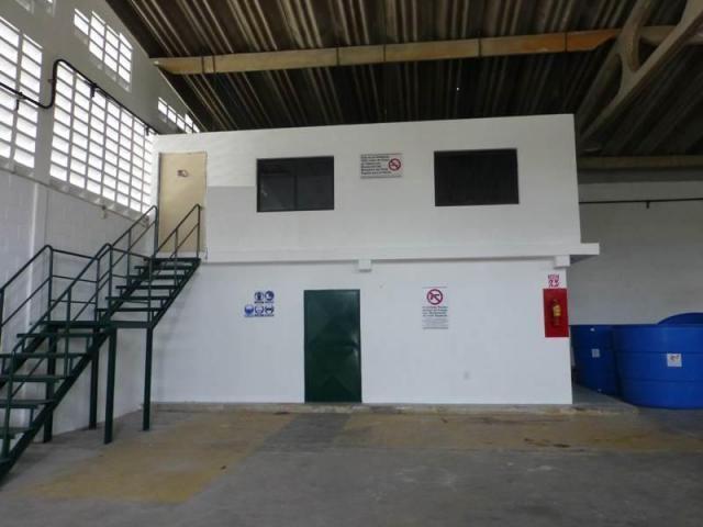 Galpón ubicado en La Zona Industrial San Vicente II, dentro de condominio con vigilancia privada y cerco electrico