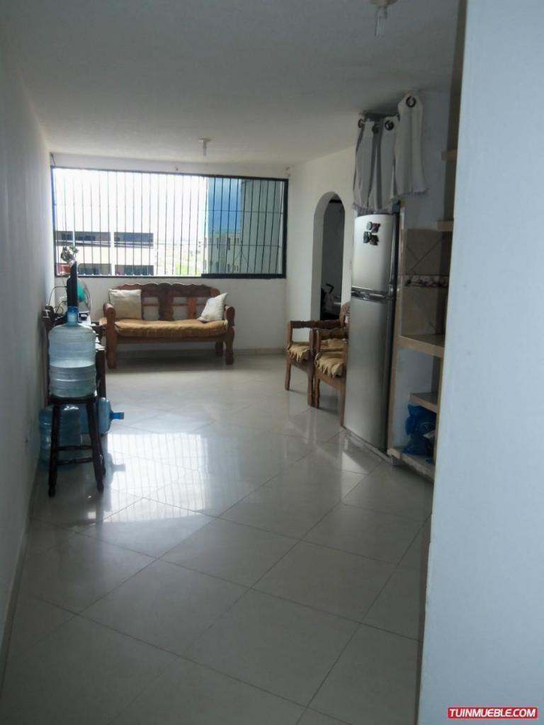 Hermoso Apartamento en Paraparal Urb. Buenaventura, Excelente Ubicacion, Verlo es Comprarlo!!