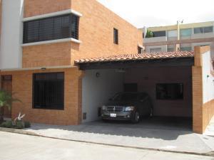 En Venta Townhouse Mañomgo  edo